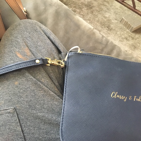 Cluth - Picture 4 of 4